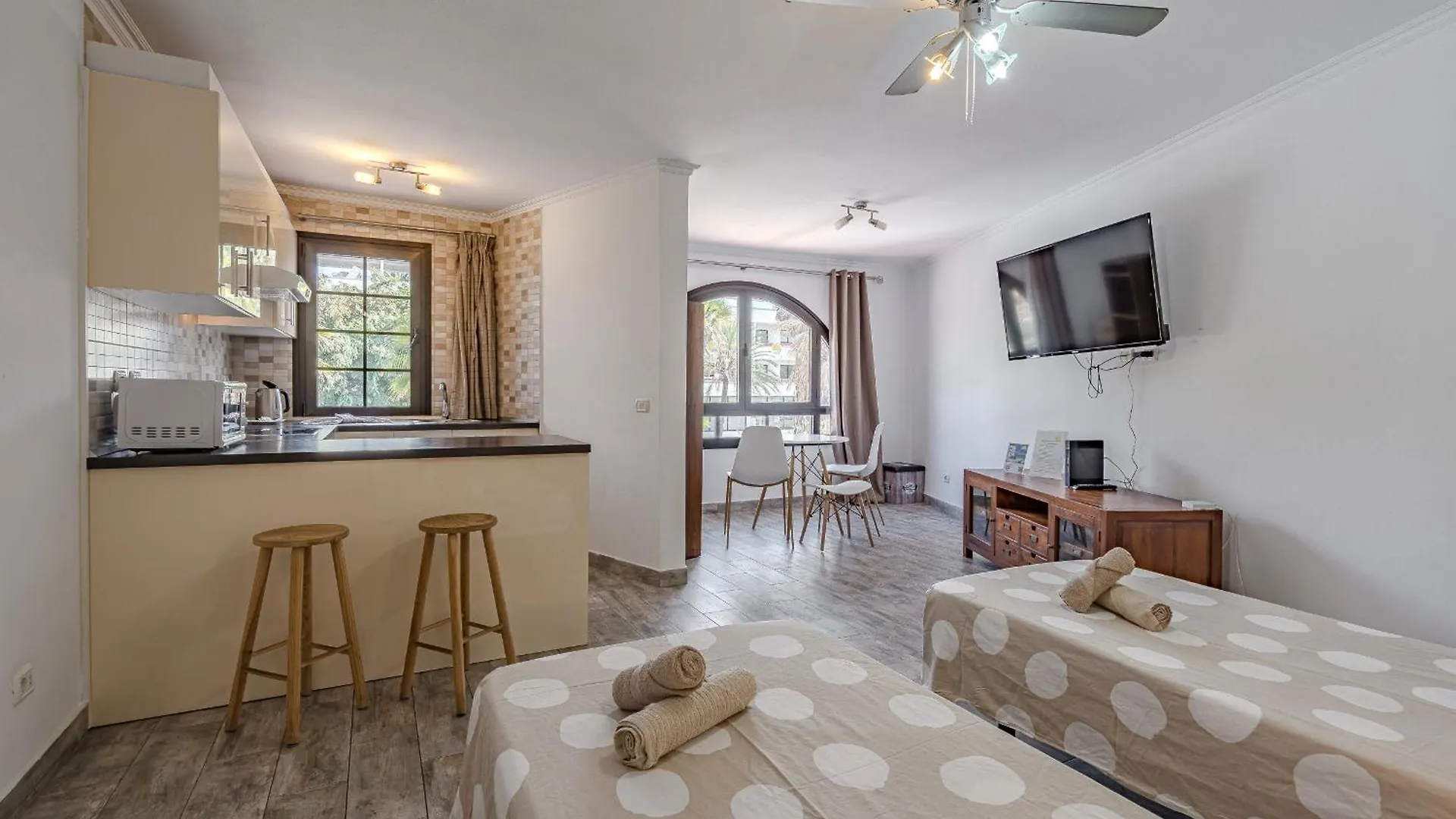 Estudio Reformado Parque Santiago 1 플라야데라스아메리카스 아파트