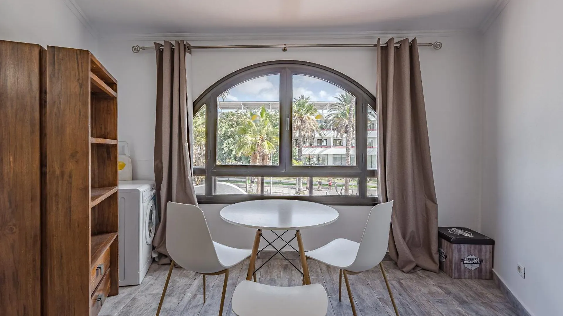 Estudio Reformado Parque Santiago 1 플라야데라스아메리카스 아파트